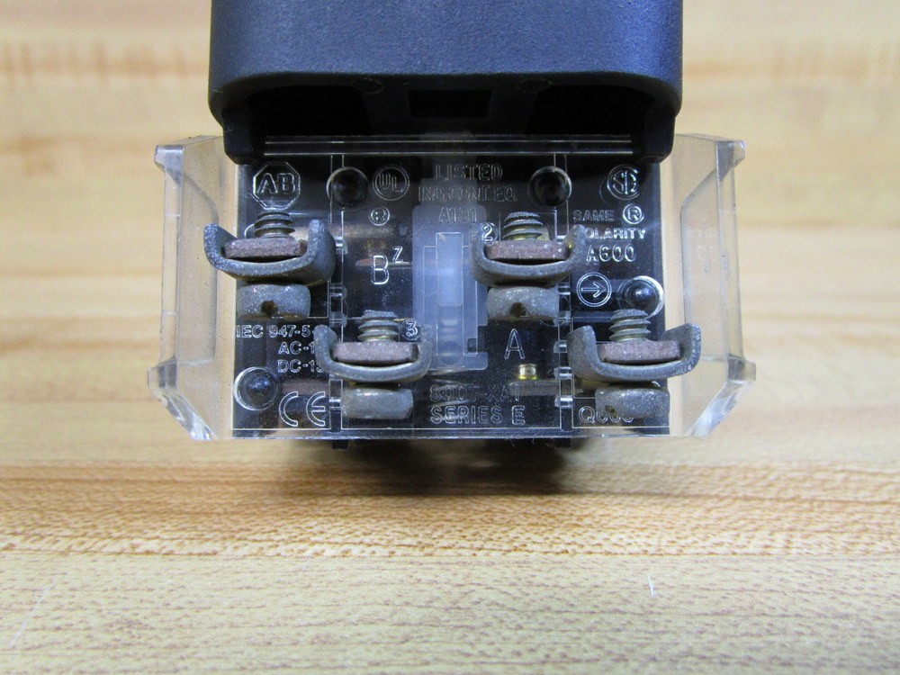 Allen Bradley 800T-FXQH24RA1 Red Button W/ 800T-XA1 & 800T-Blank (Pack of 3)