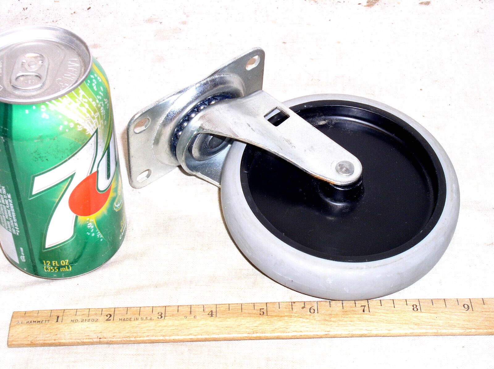 NEW RUBBERMAID COMMERCIAL PRODUCTS FG4501L20000 SWIVEL CASTOR FAULTLESS F1 1AHZ3