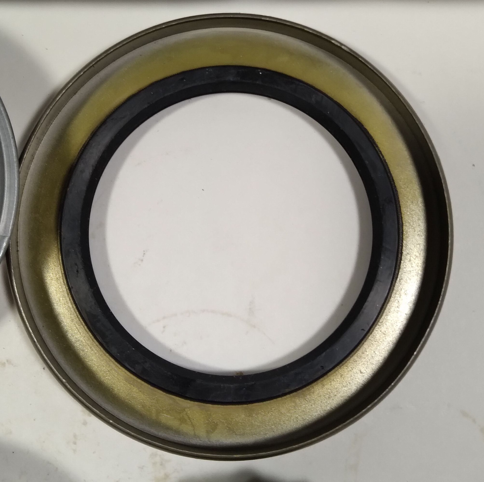 1 NEW TCM 255005 CARBON STEEL OIL SEAL 22333TBN ASSEMBLY KIT NIP ***MAKE OFFER**