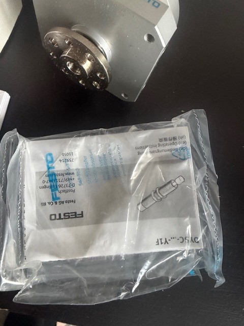 Festo DSM-25-270-CC-FW-A-B Semi Rotary Drive 25mm Bore 246 Angle Rotation NEW