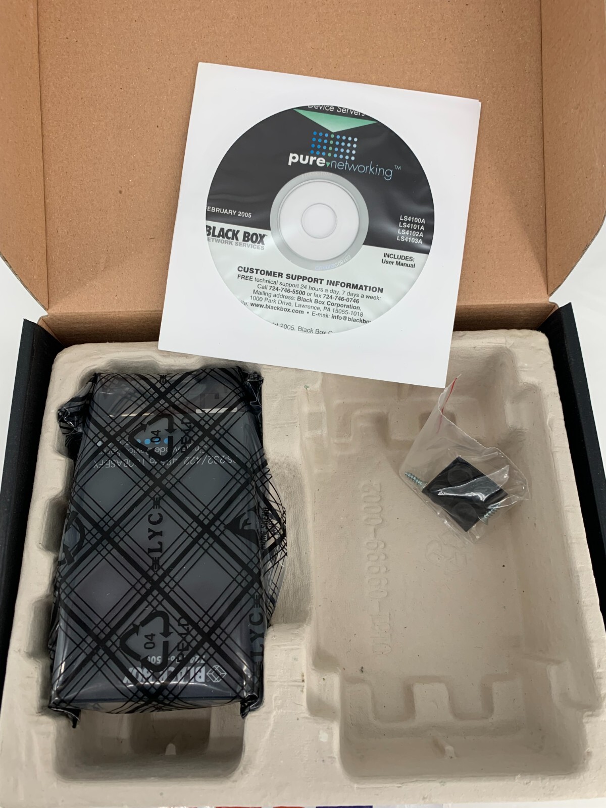 Black Box LS4102A RS-232/422/485 to 100BASE-FX Single Mode Device Server