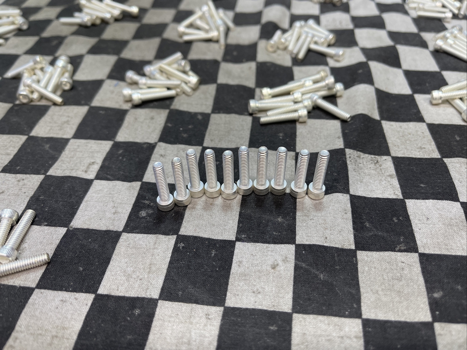Socket Head Screw 8-32 x 3/4″ Long, SILVER PLATED, LOT OF 254 SHIPSAMEDAY#1325W4