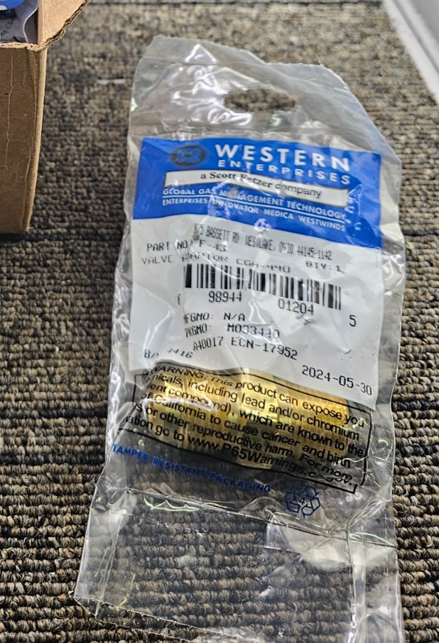 Western Enterprises F-43 Brass SAE Flare Adapter CGA-440 to 1/2″ NPT Male