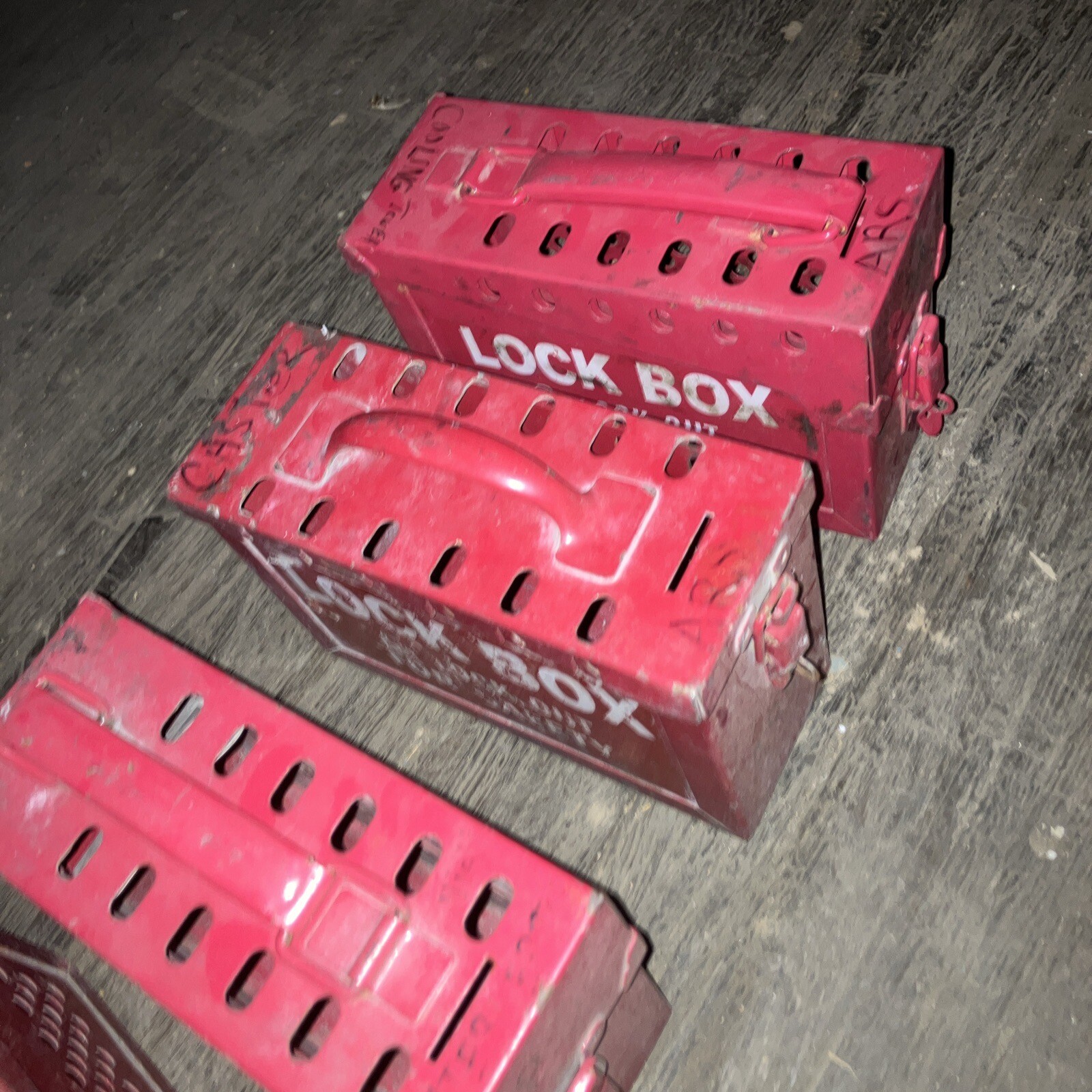 BRADPOWER Portable Metal Group Lock Out Box X7 Boxes And 6 Clasp Read