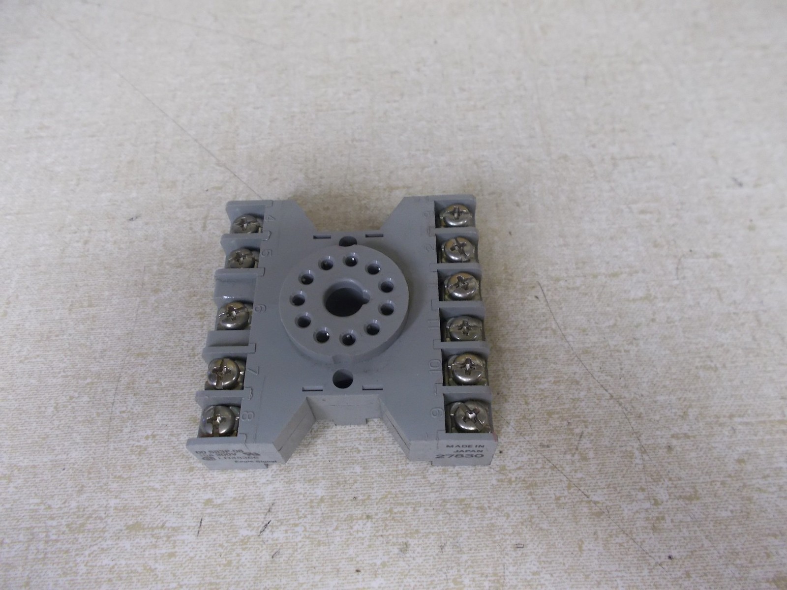 NEW Eagle Signal 60 SR3P-06 27830 10A 300V Relay Socket Base *FREE SHIPPING*
