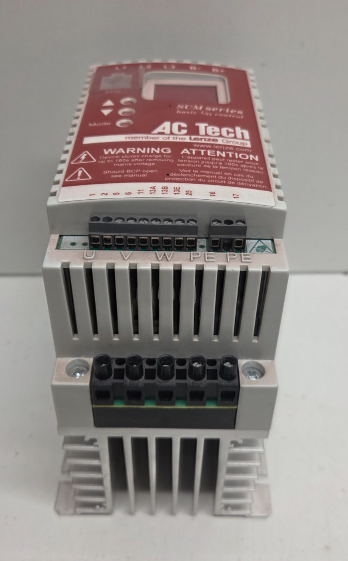 GUARANTEED! LENZE AC TECH 400/480V 3PHASE 2HP SCM SERIES INVERTER DRIVE SM420