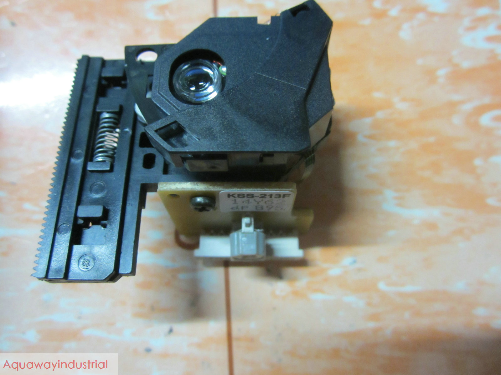 1pcs New Laser Lens Optical Pickup KSS-213F KSS 213F For Car CD VCD Player