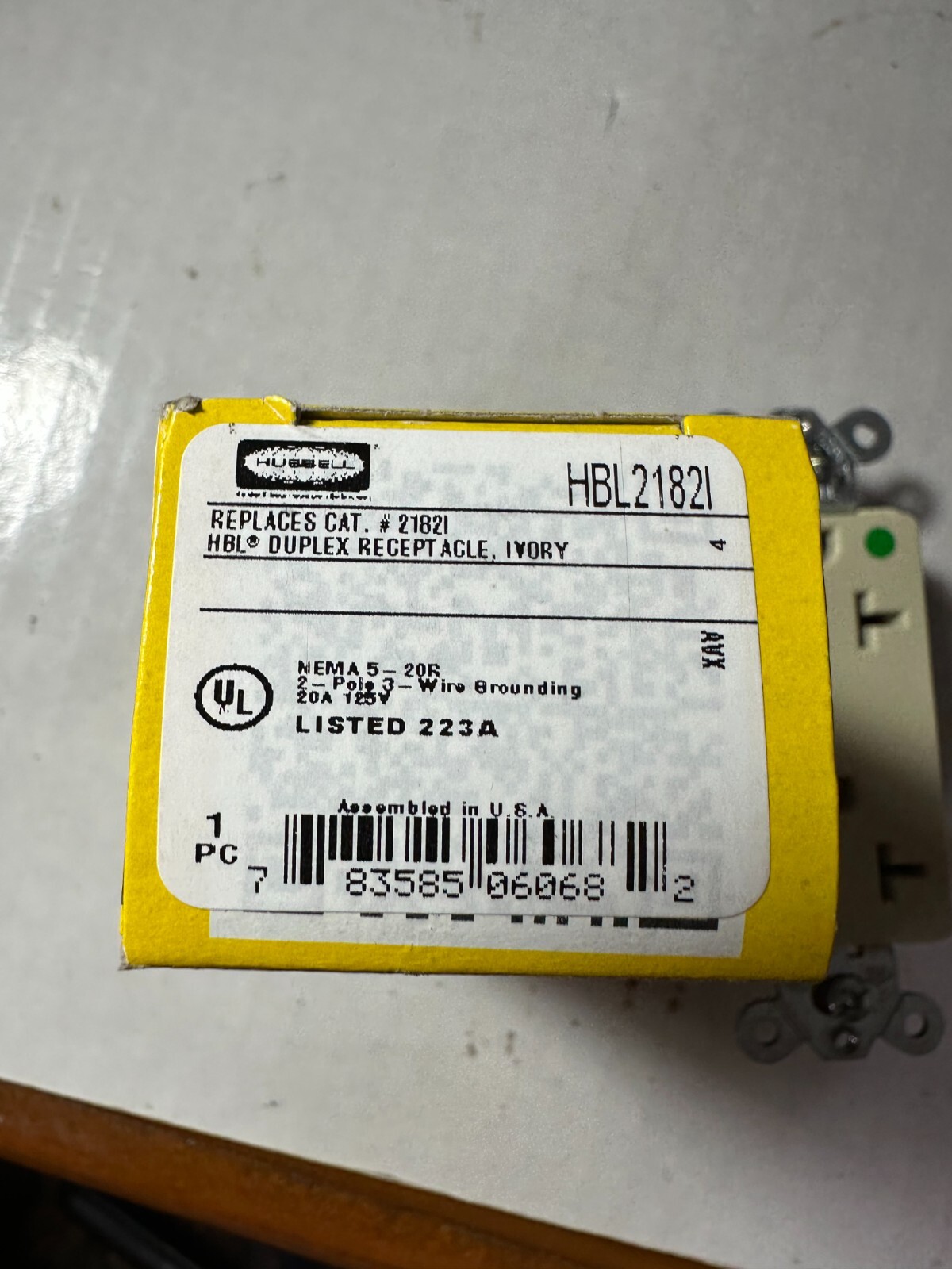 HUBBELL HBL2182I NEW IN BOX