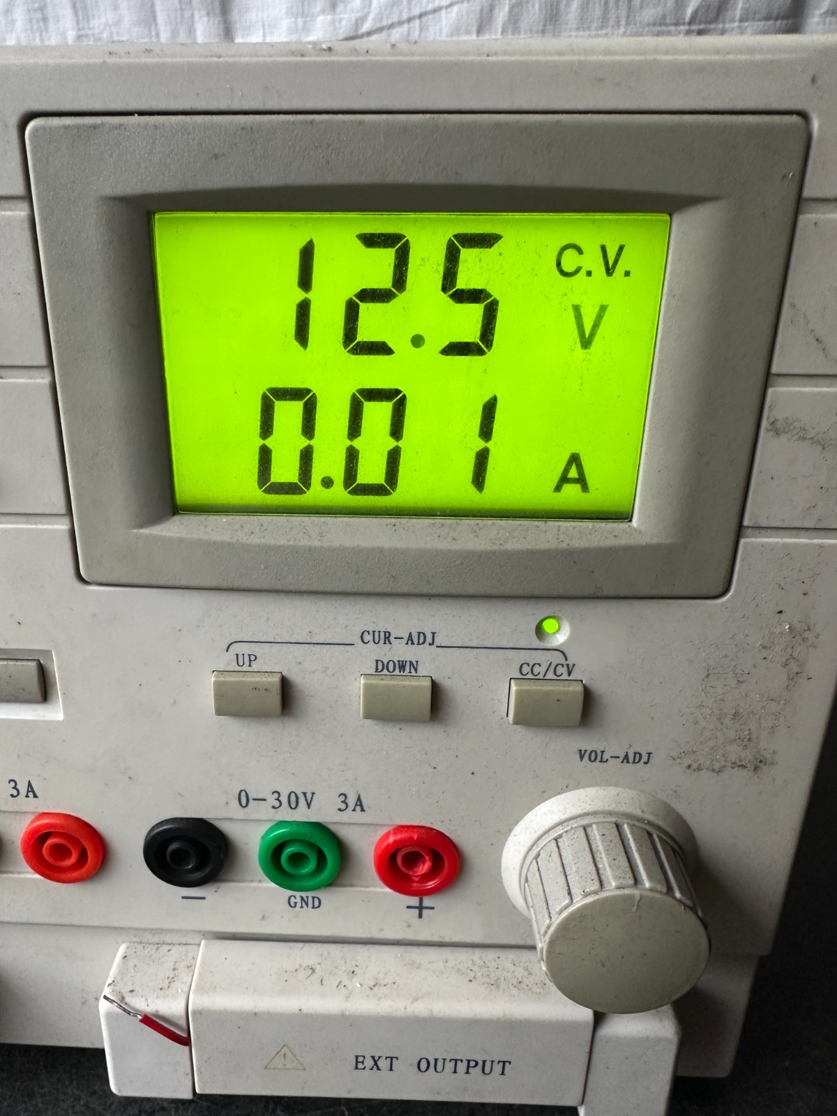 CIRCUIT SPECIALISTS DC REGULATED SUPPLY CSI3003X III