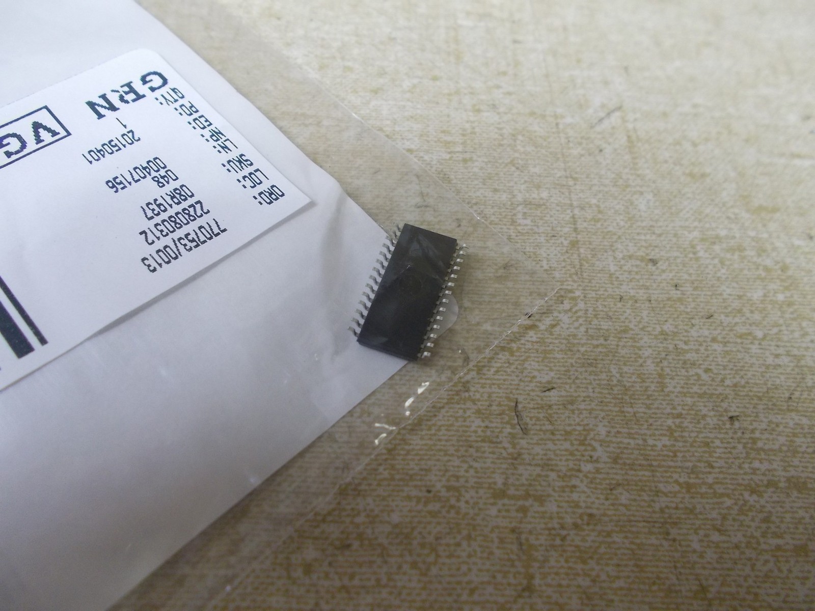 NEW Microchip PIC16F1933-I/SP Microcontroller *FREE SHIPPING*