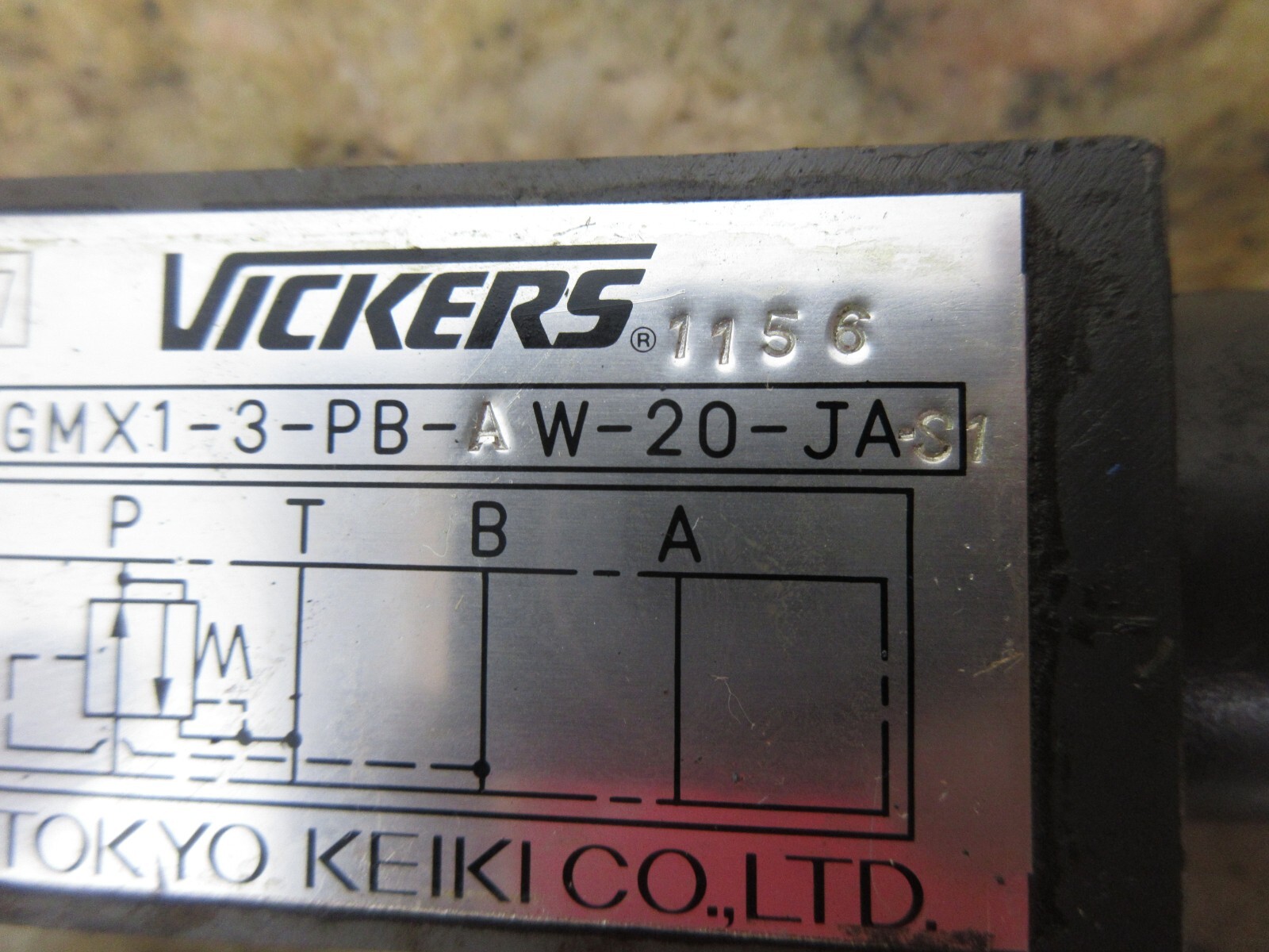 VICKERS VALVE DGMX1-3-PB-AW-20-JA-S1 DGMX1-3-PB-AW-20-JA-S1 SNK-SUT70 CNC LATHE