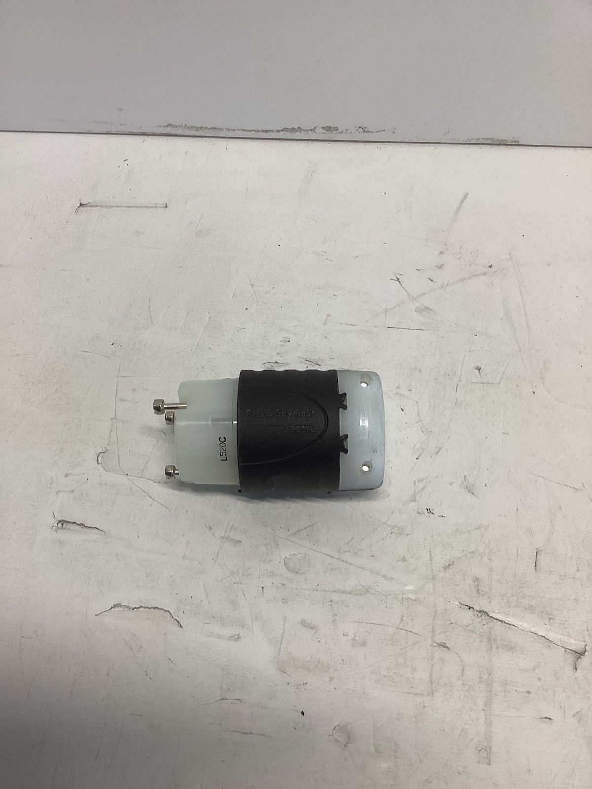 LEGRAND TUMLOK CONNECTOR L520-C or L520C H-115