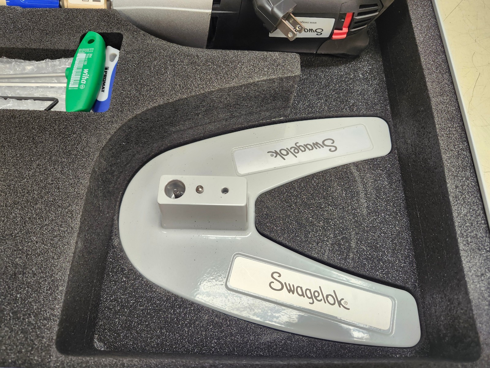 2022 Swagelok TF16 Tube Facing Squaring Tool w/ 1/4″ & 3/8″ Collets Mint