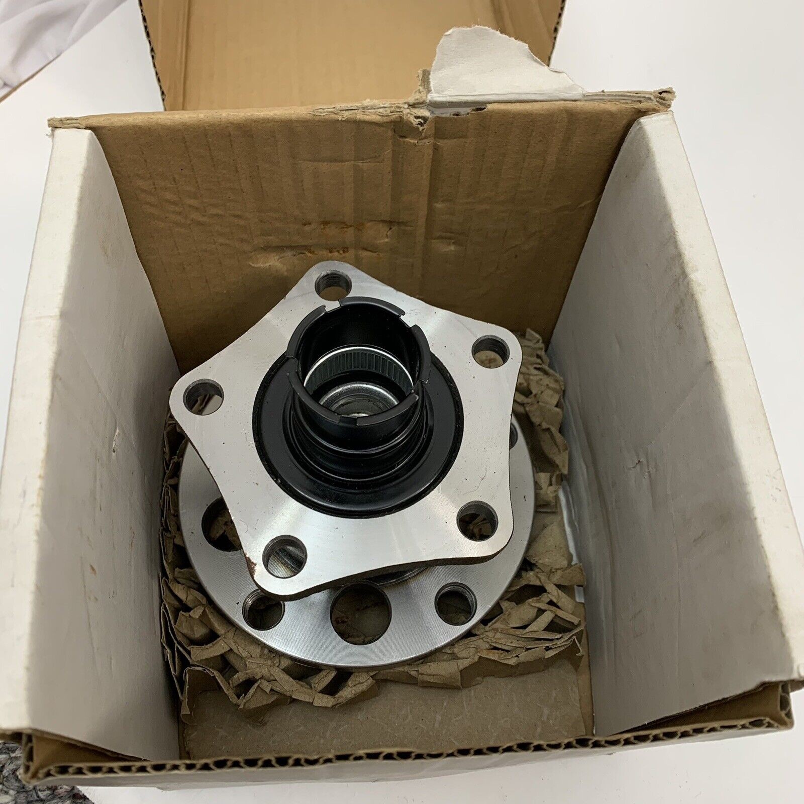 Wheel Hub Assembly with Bearings for Volkswagen Passat Audi A6 In Box