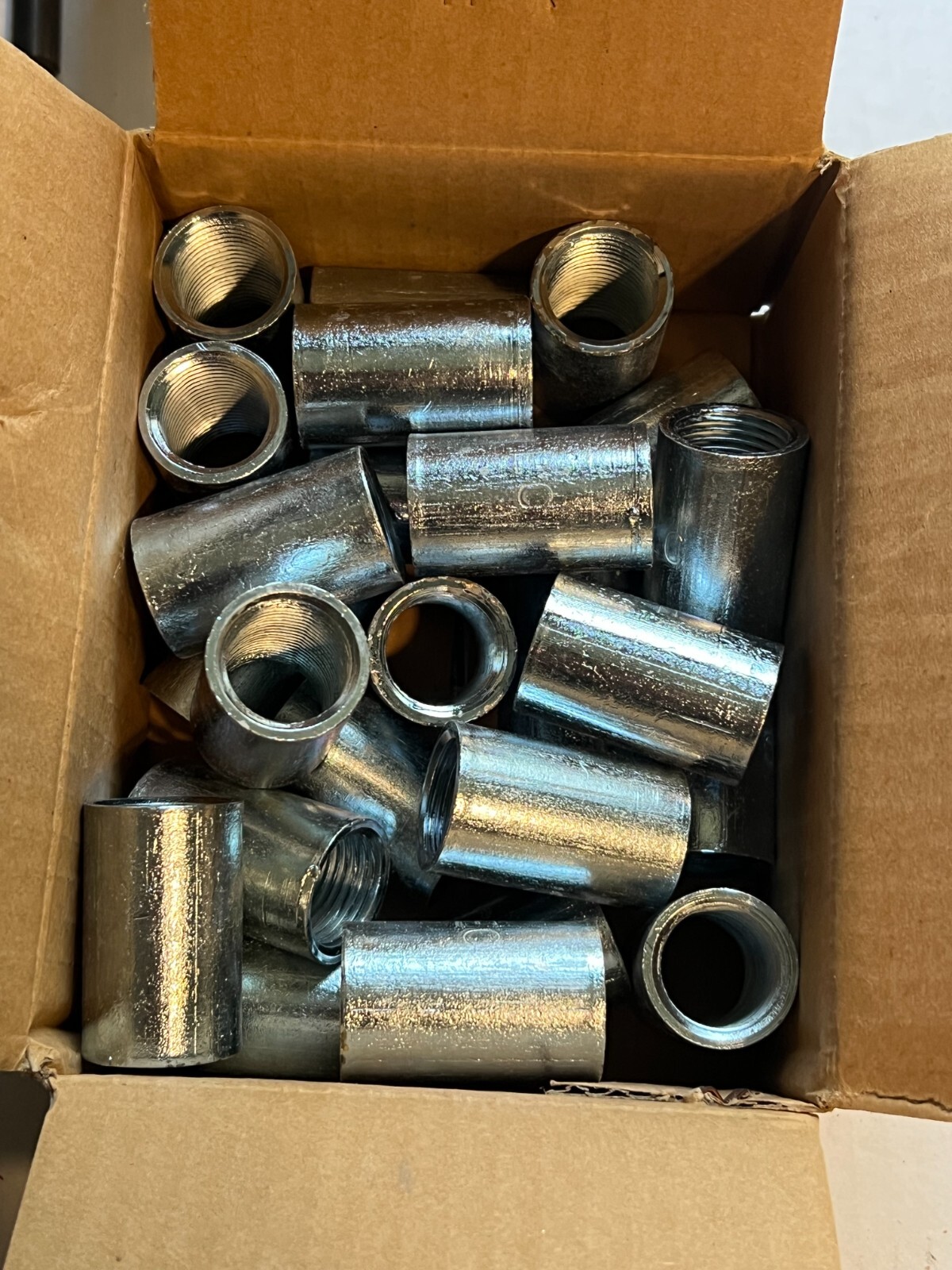 box of 25 1/2″ conduit couplings nos surplus