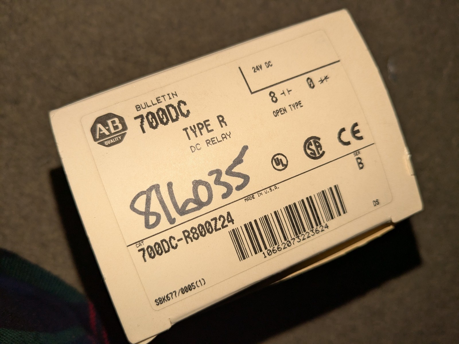 NIB Allen-Bradley 700DC-R800Z24 Ser B Type R Industrial Control Relay 24VDC 8-NO