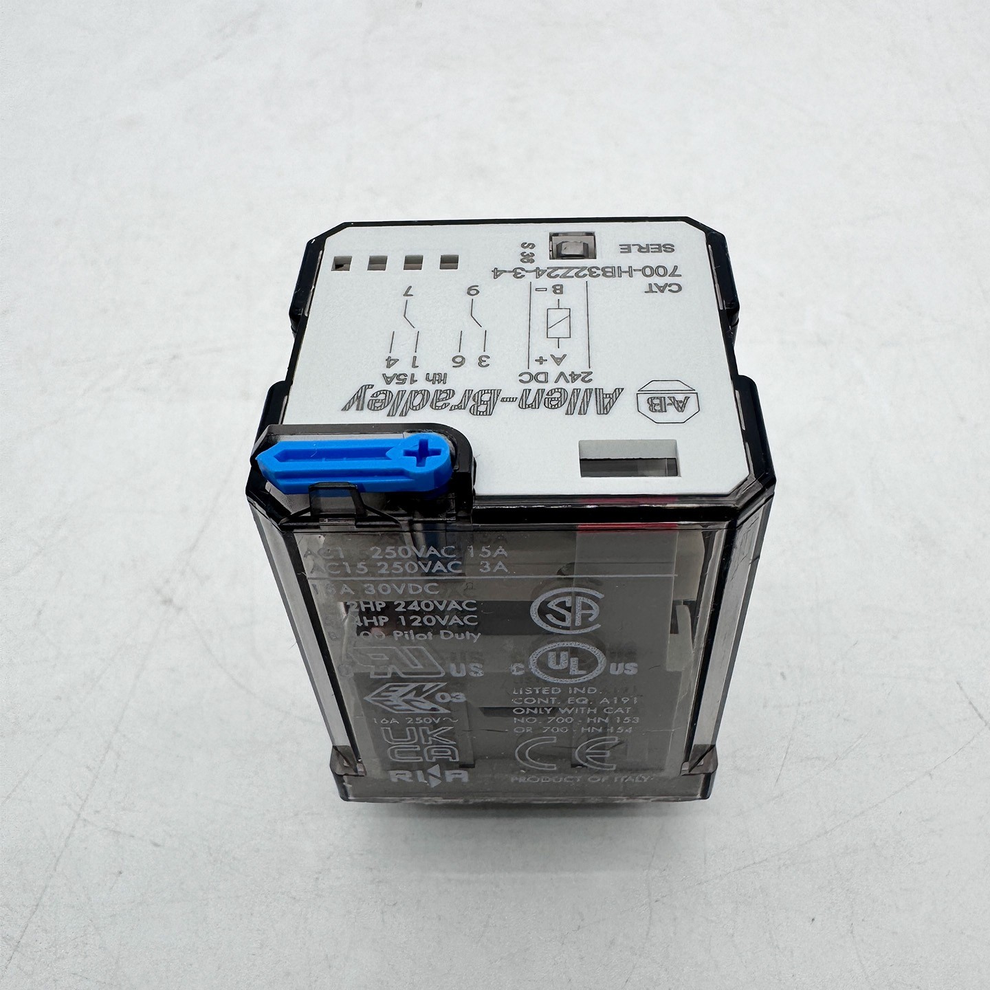 700-HB32Z24-3-4 24V DC GP Tall Square Base Relay New Original 700HB32Z2434