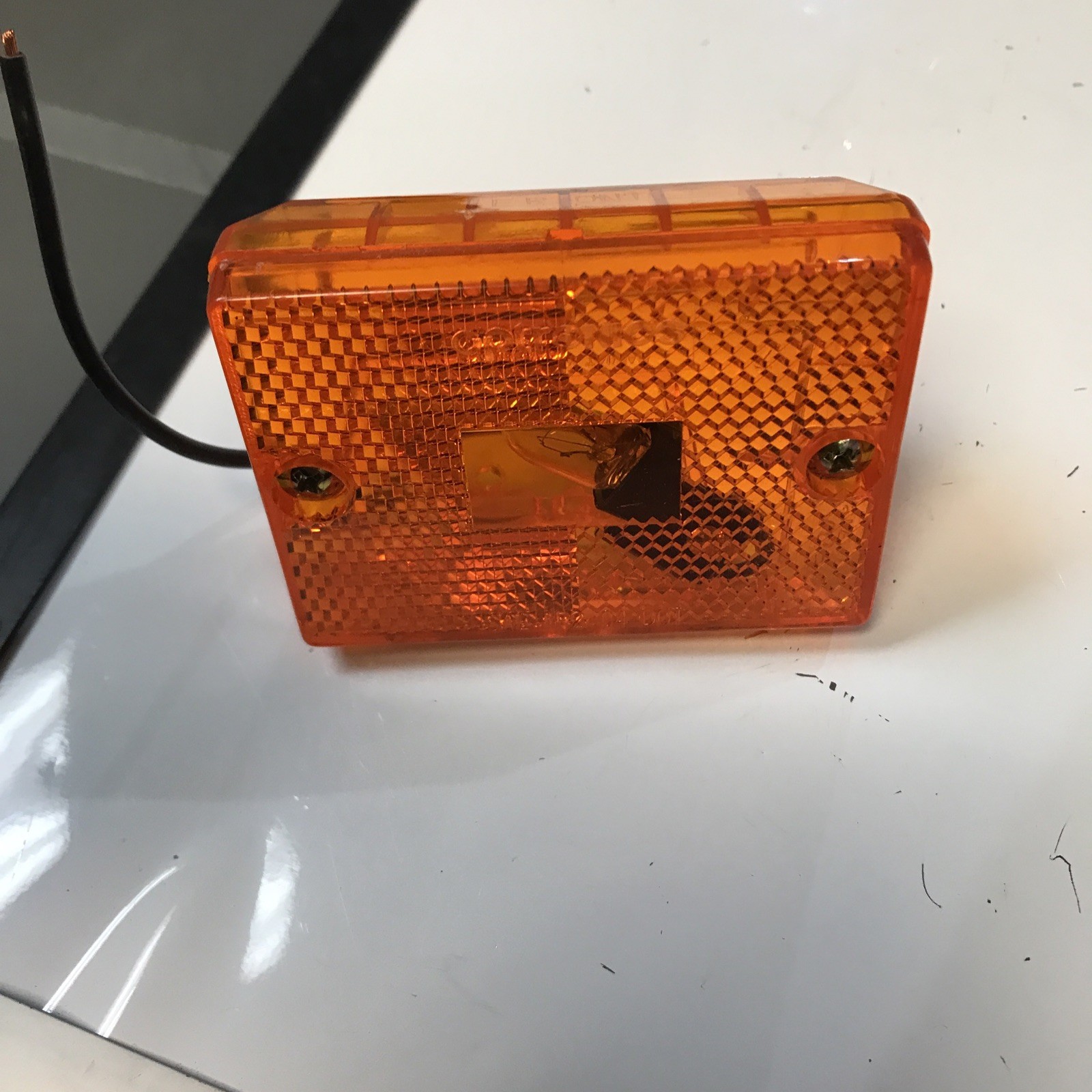 1 OPITONICS RECTANGULAR TRUCK & TRAILER LIGHT SAE AP2 04 DOT, TAILLIGHT NWOB