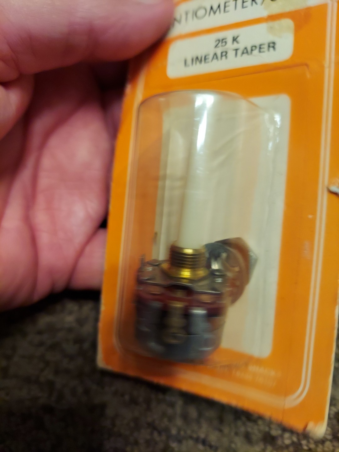 271-094 ARCHER 25 K LINEAR TAPER POTENTIOMETER/ SWITCH RADIO SHACK NOS
