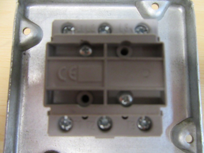 Siemens 3LD2203-OTK53 Disconnect Switch On 4″ X 4″ Box Cover