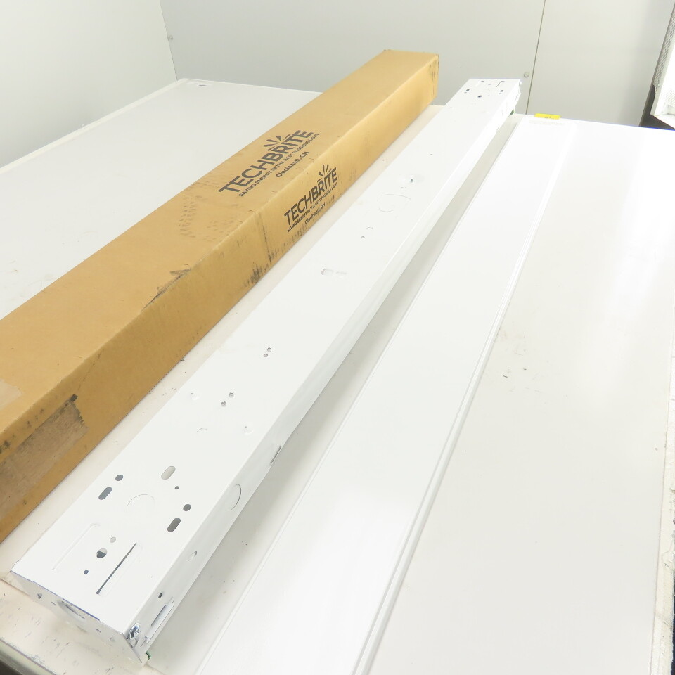 Techbrite T442SSUBCXX00P0 48″ 2 Lamp LED T8 Strip Light Fixture No Bulbs