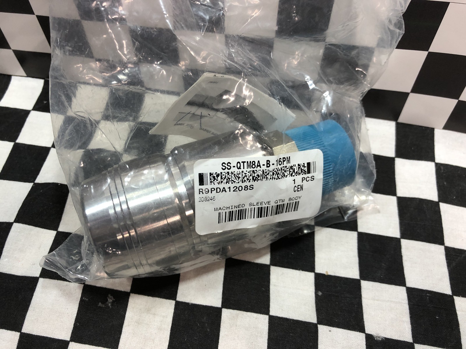 SWAGELOK SS-QTM8A-B-16PM, Quick Connect Body 1″, SHIPSAMEDAY#1373D2