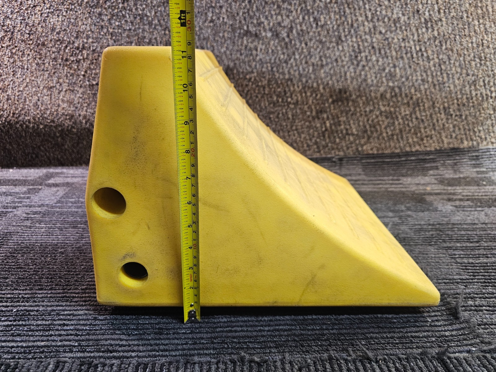 CHECKERS MC3009 Wheel Chock 46-65″ Urethane 245K lb Load Capacity