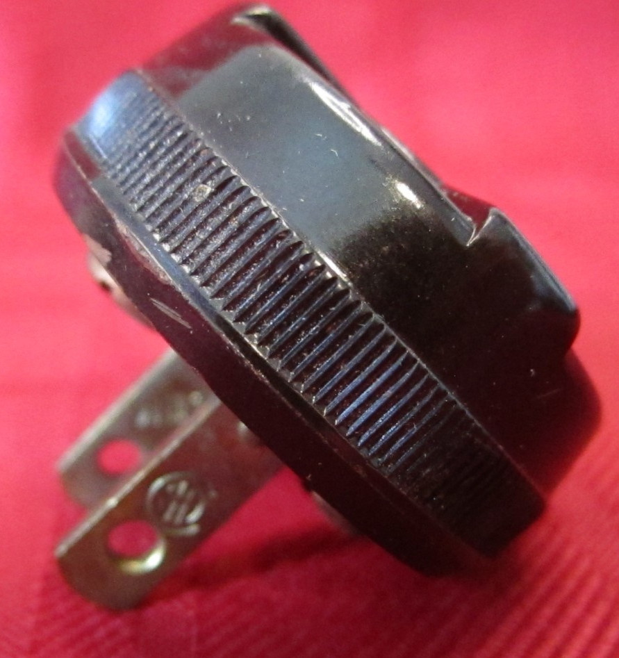 NOS GEM Bakelite Tri-Tap w/Prongs Electrical Plug Rubber Connector Cord Clamp