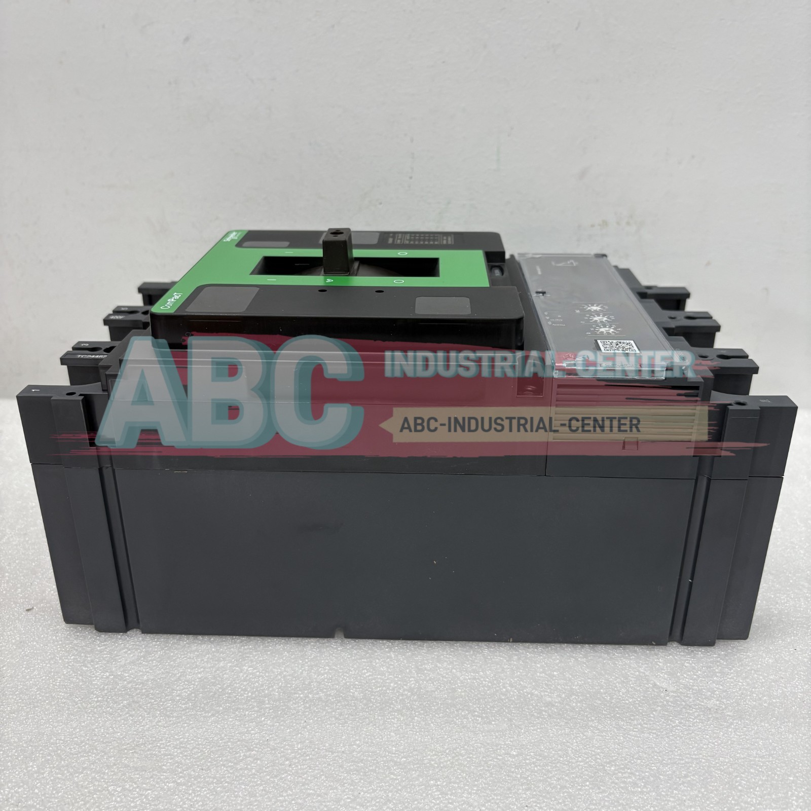 1PCS New Schneider C40F32D250 NSX400F Mic2.3 250A 3P3D circuit breaker#
