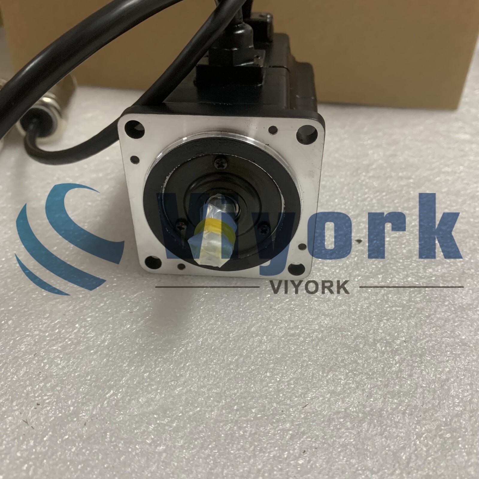 Yaskawa SGMPH-01AAE4CD AC SERVO MOTOR 300RPM 200V 100W NEW