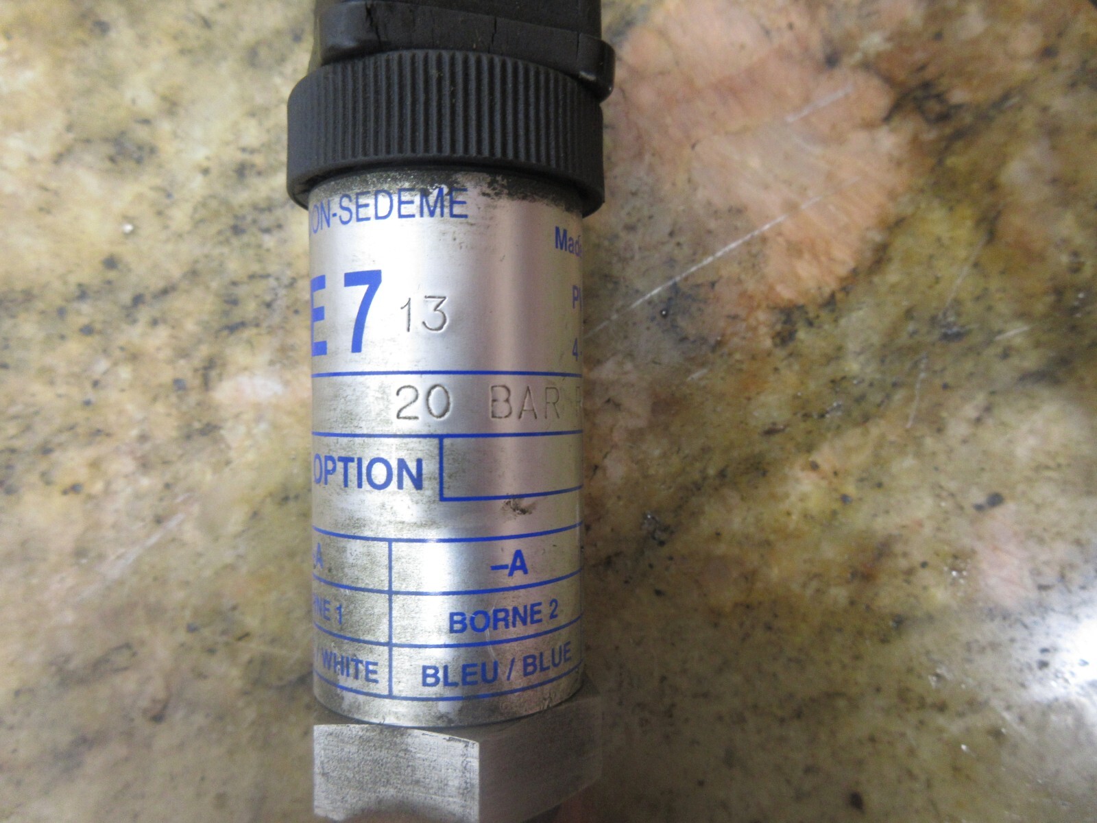BOURDON-SEDEME TRANSMITTER E7 13 EM RATED 20 BAR 08J8 12 B BOSCH PVN 2 PIECES