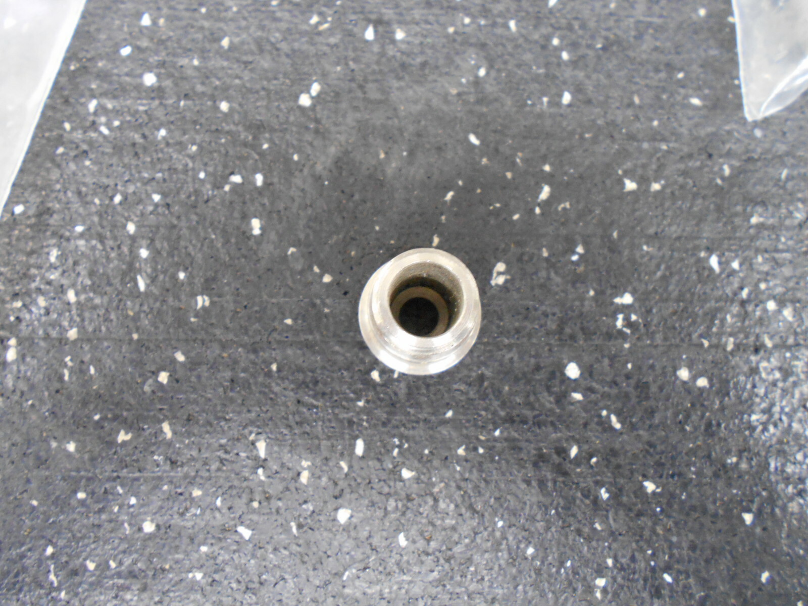 LOT OF 4 12 HOLE NOZZLE HEADS 901-303 (117901-303) 316L 1/4″ NPT