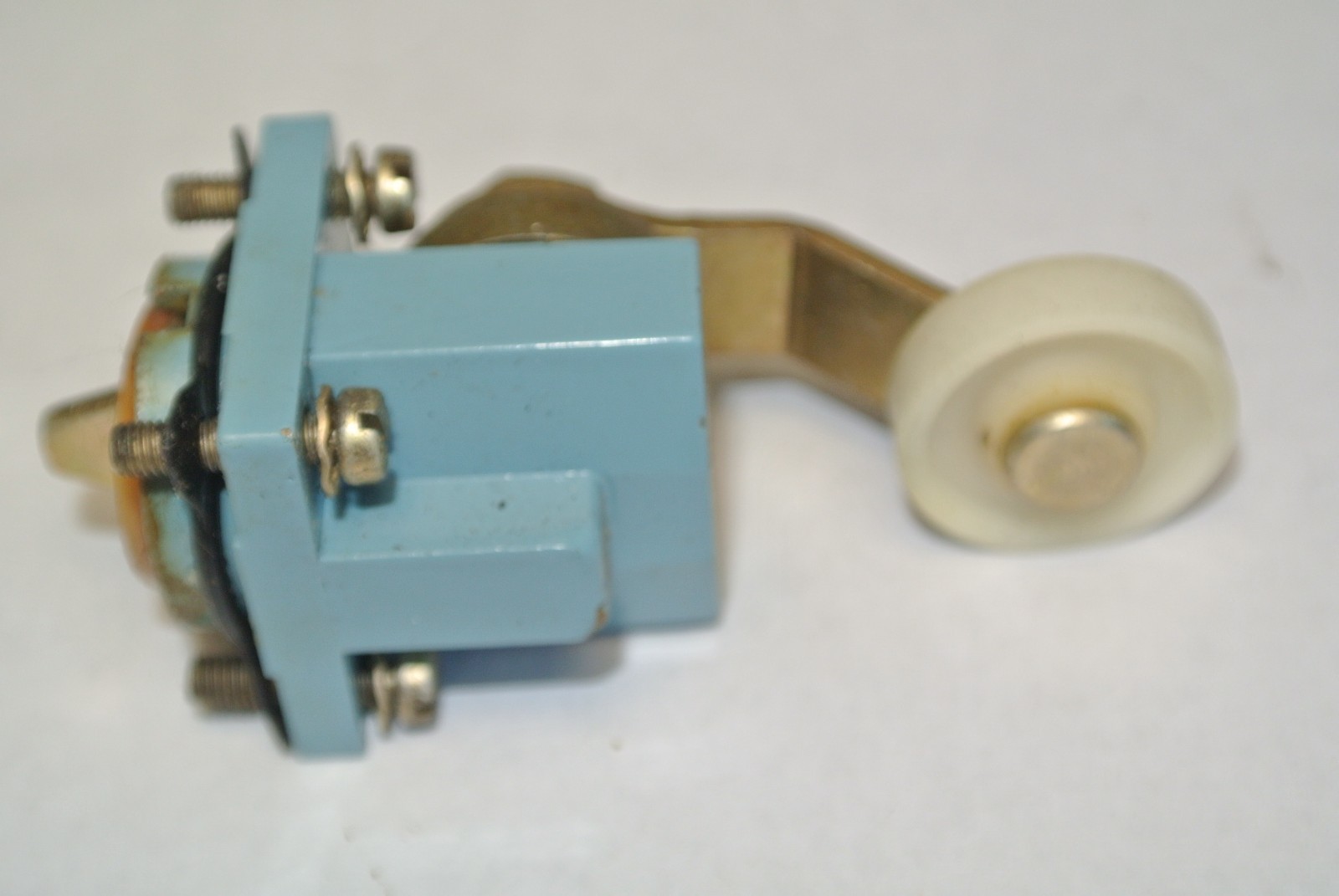 TELEMECANIQUE XCK-D15 LIMIT SWITCH HEAD – NEW SURPLUS