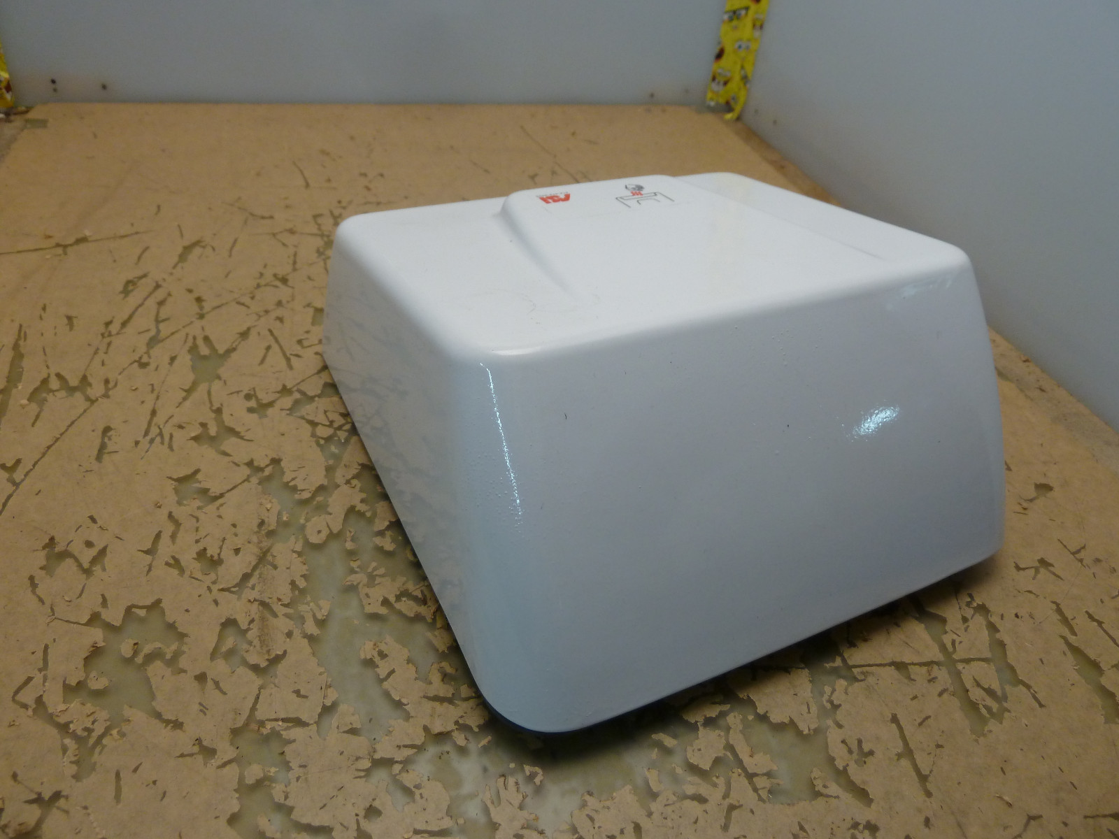 ASi 0160 compact surface mount automatic hand air dryer (2*Q-10)