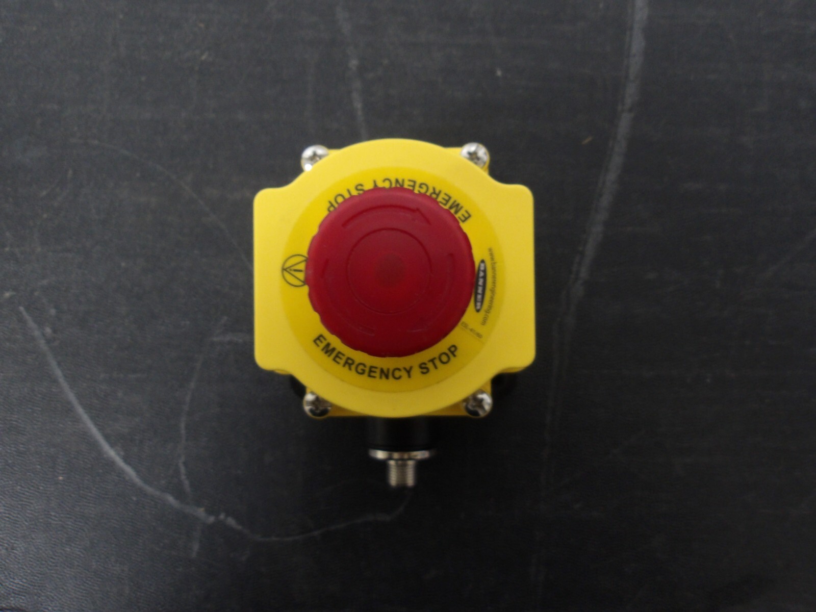 SSA-EB1PL2-12ED1Q8 E-Stop, Flush Mount, 40mm Pushbutton, 2NC/2NO, IP65, M12 8-pi