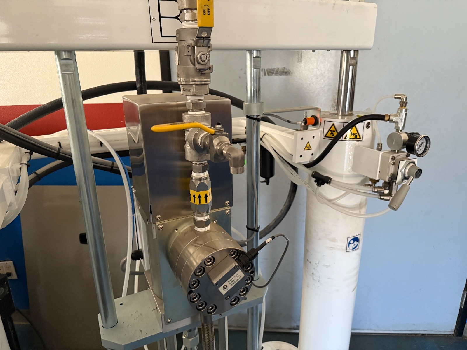 Fluid Automation M4-55MLR Meter-Mix Dispense System – 120V – Powers Up as Shown