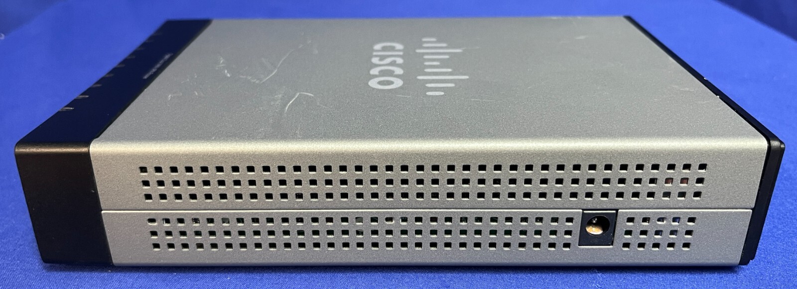 Cisco RVO42G, Gigabit Dual Wan VPN Router w/Power Supply – PreOwned