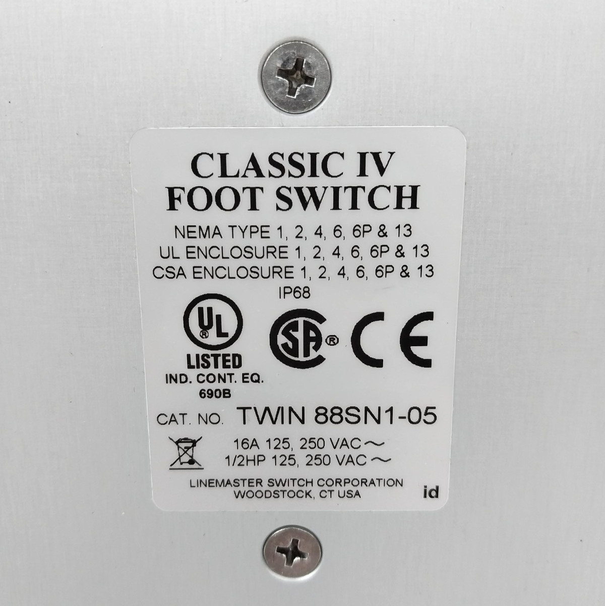 New Linemaster Classic IV Twin Pedal Foot Switch Catalog # TWIN 88SN1-05