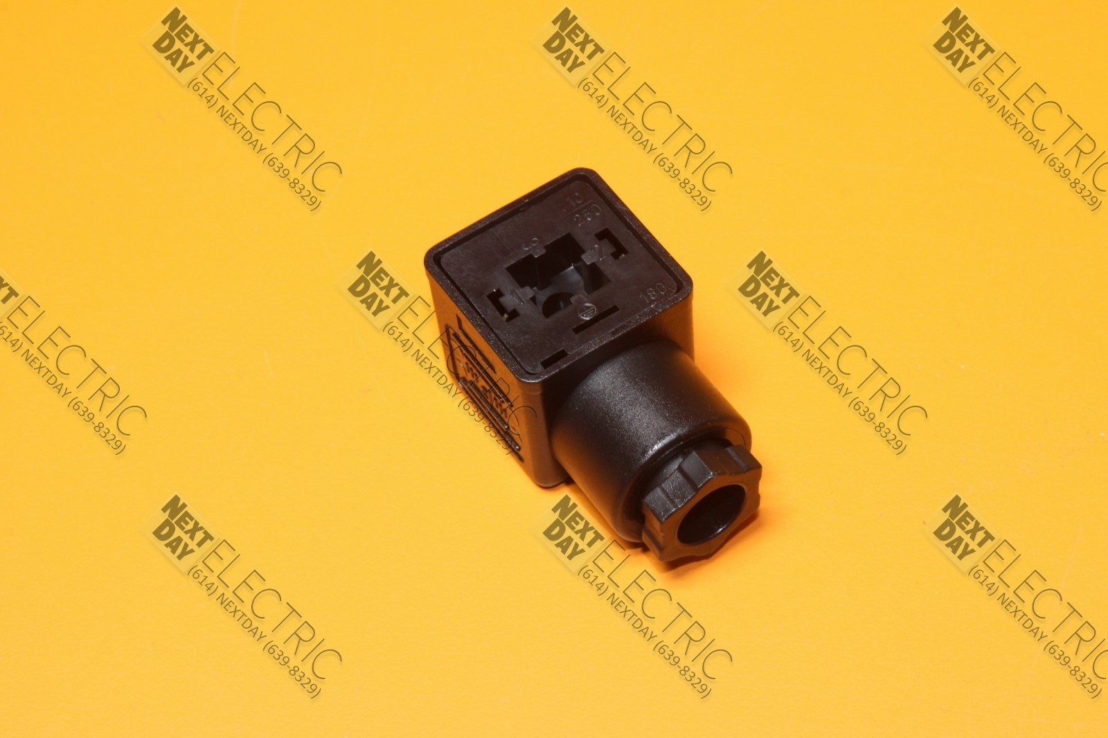 Rexroth, 894.100.030.2, Plug Electric Receptacle 10/250 180 3Pin Female 3p Angle