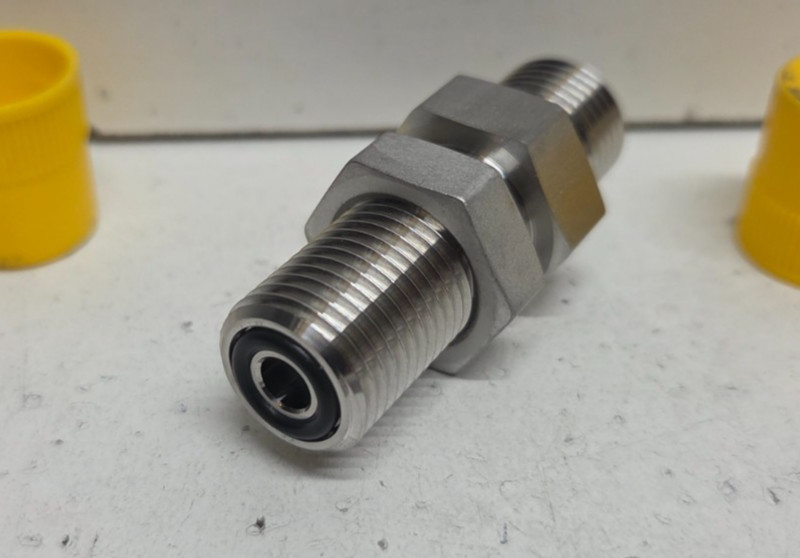 NEW NO BOX! SWAGELOK STAINLESS STEEL 1/4″ VCO BULKHEAD UNION SS-4-VCO-61