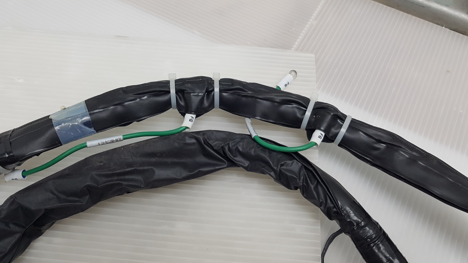 TEL TOKYO ELECTRON RF GENERATOR CABLE 2L87-105457-V3 L=2.4M