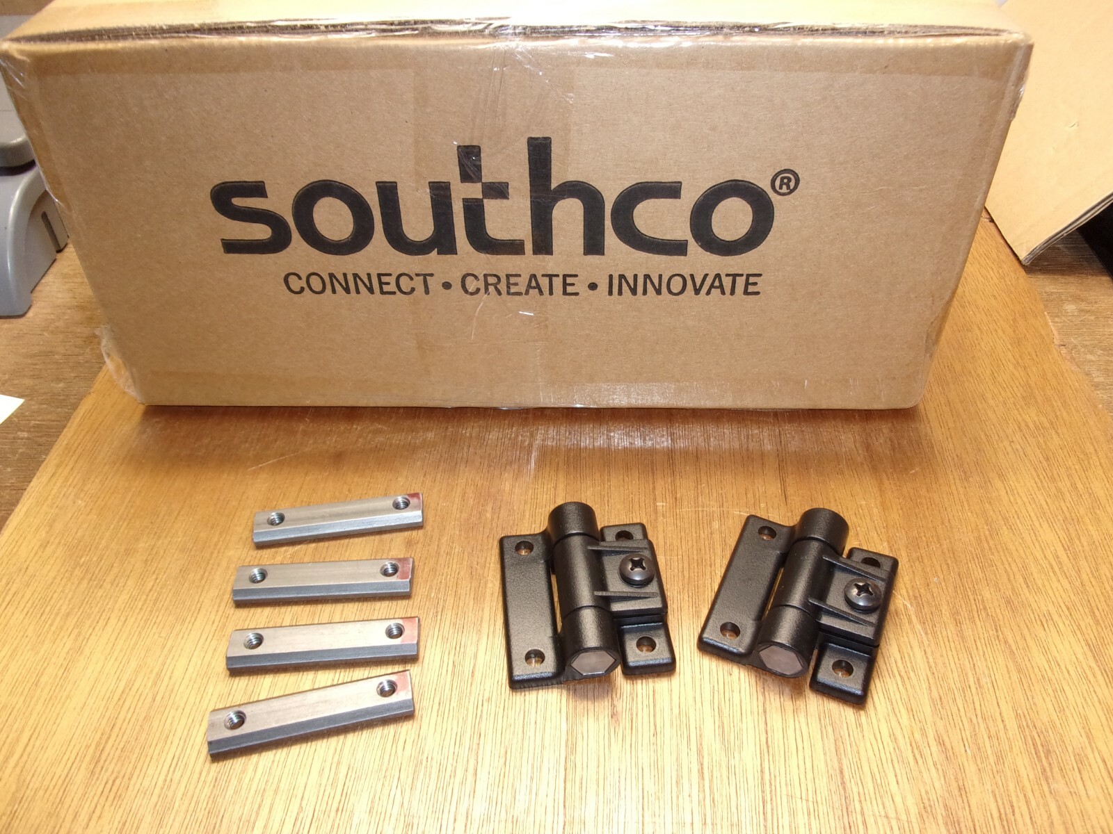 X2 Southco E6-10-501-20 Adjustable Torque Hinge 80/20 1/4″ Double Slide In Nuts