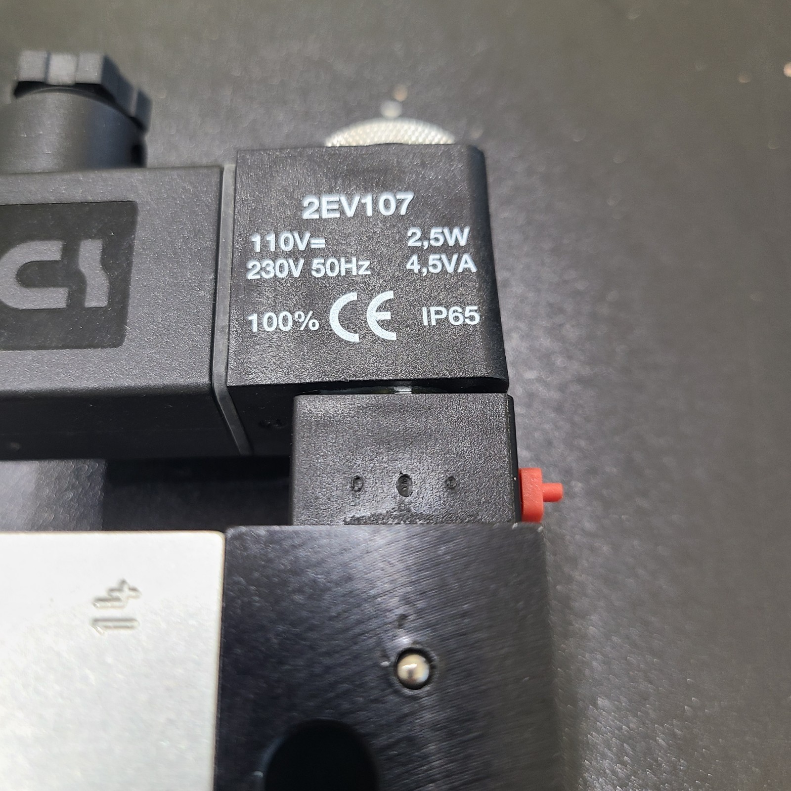 Parker 8M504.A3.0 4 Way Solenoid Valve 1/2 FPT 110VAC 60Hz