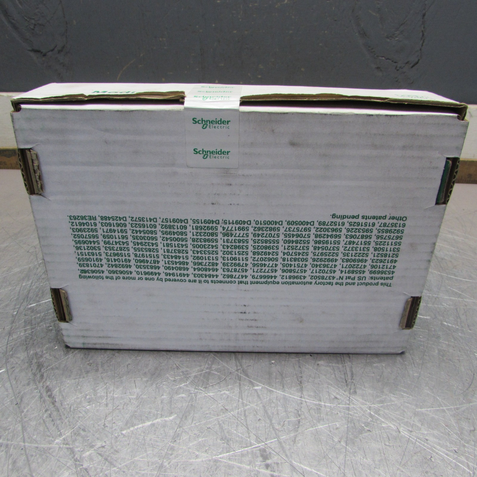 NEW! SCHNEIDER 170ADI35000 , 32pt DIGITAL INPUT , 24VDC, SEALED! MAKE OFFER!