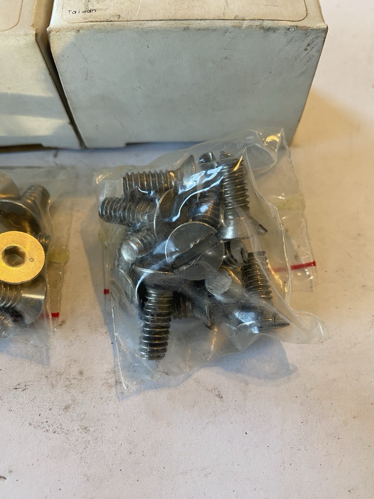 Lot Of 30 1/4-20 x 1-1/2″ Hexand Flat Head Bolts Stainless Steel Fully Threaded