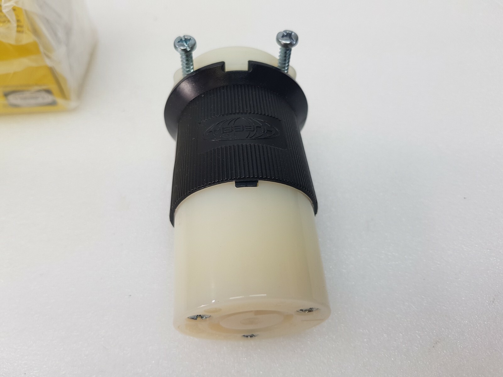 2pcs Hubbell 2P 3W 30A Twist-Lock HBL2323