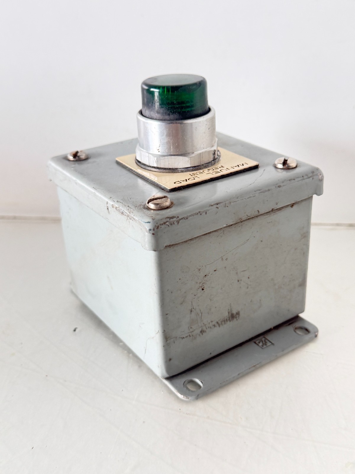 Industrial push button switch with box (RB4)