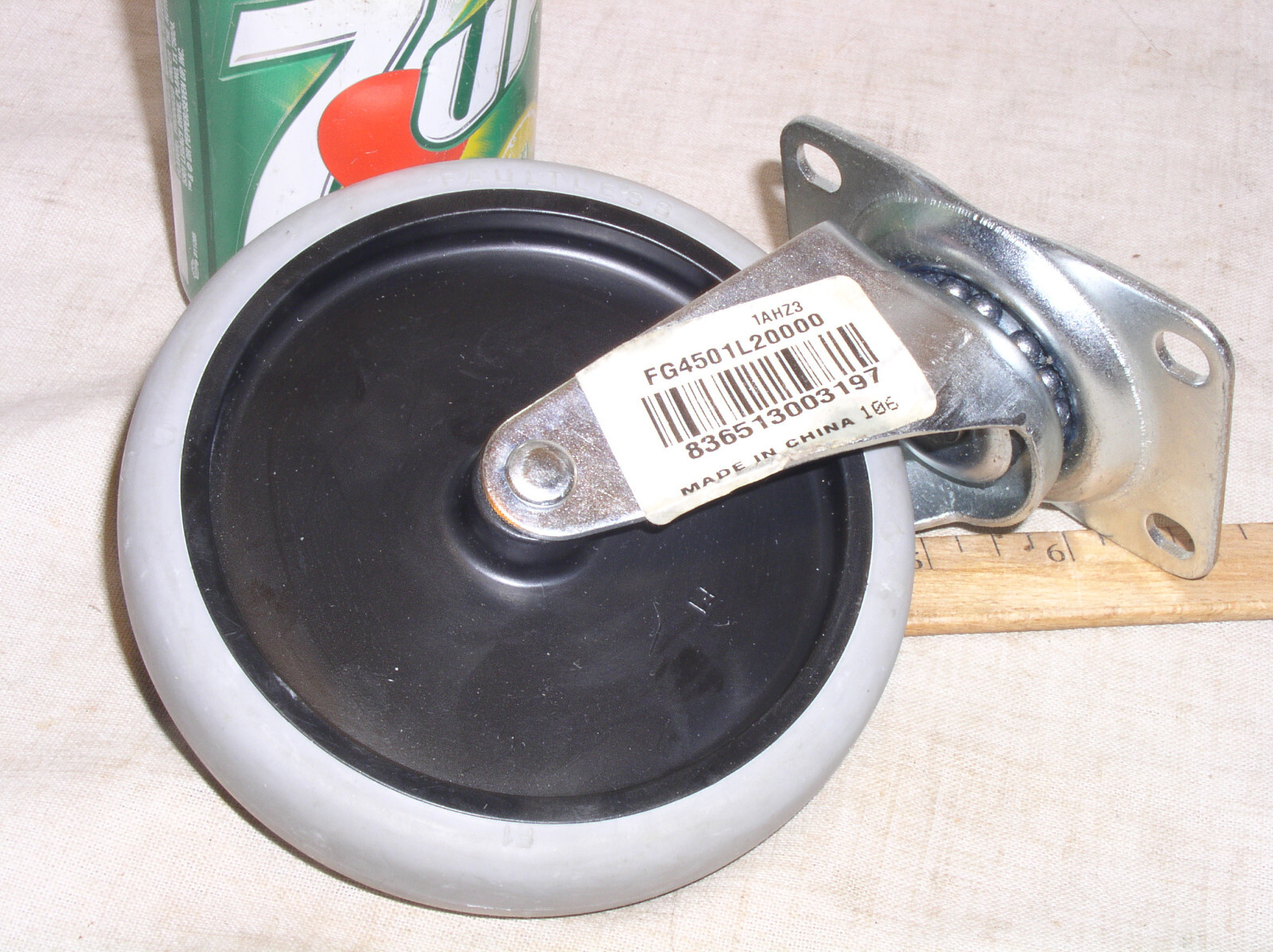 NEW RUBBERMAID COMMERCIAL PRODUCTS FG4501L20000 SWIVEL CASTOR FAULTLESS F1 1AHZ3