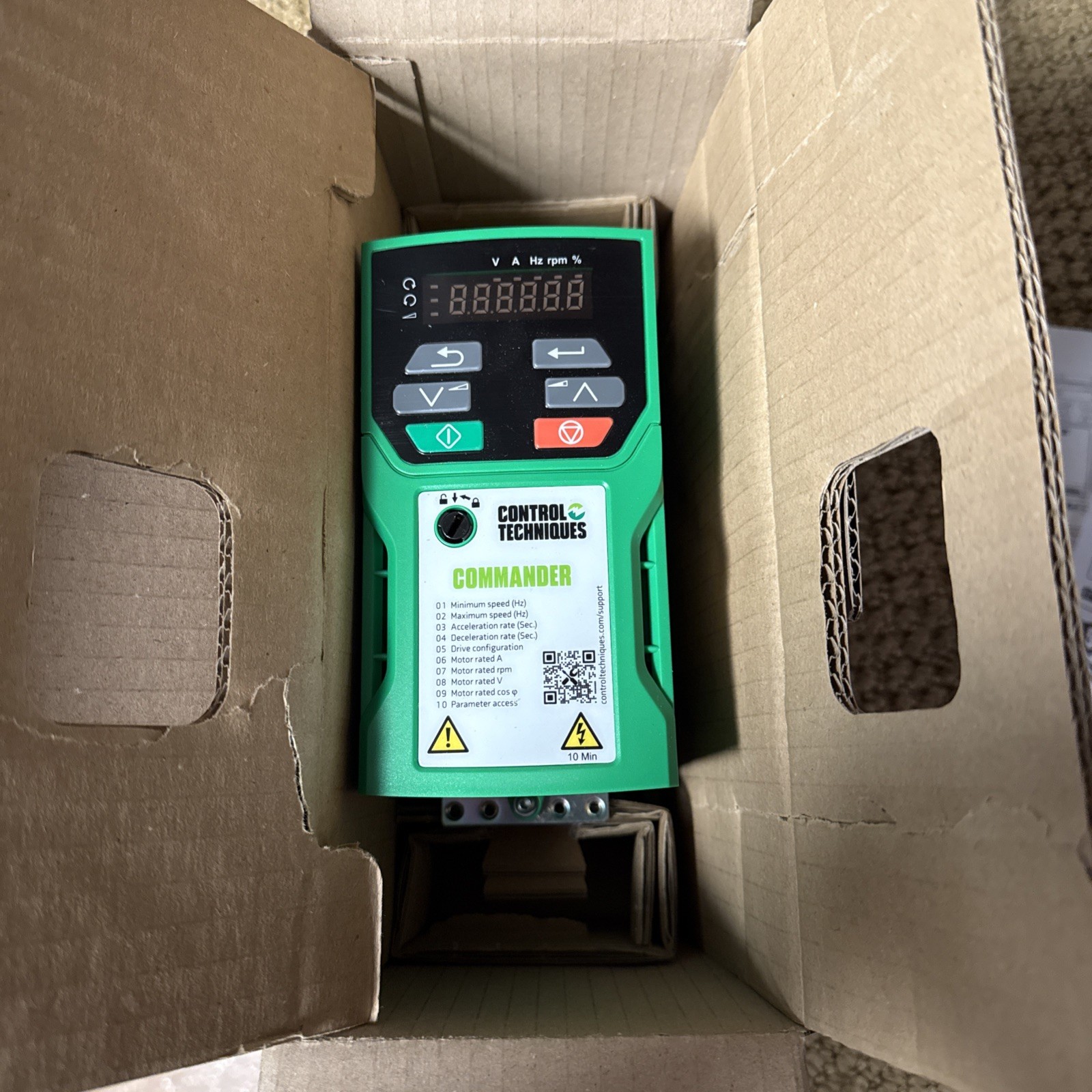 CONTROL TECHNIQUES COMMANDER C200-012 00042 A 1HP VARIABLE FREQUENCY DRIVE