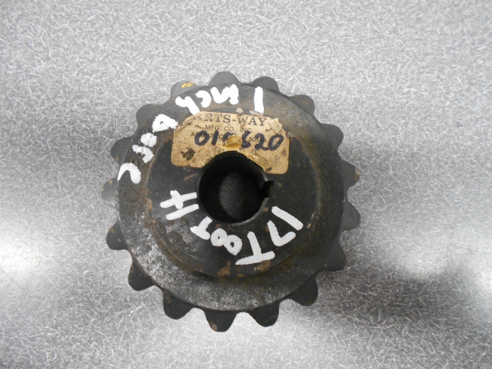 Arts-Way Beveled Gear, 17 Tooth, 1″ Round Bore, Keyed. Obsolete part, NOS!